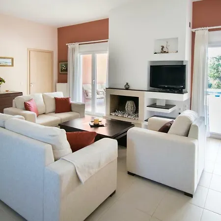 Corfu Erimitis فيلة